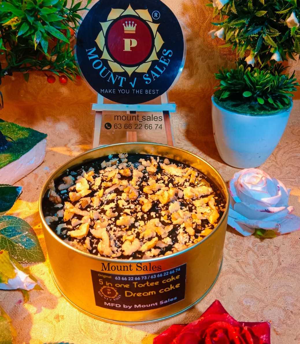 Premium RED N White Velvet Cake